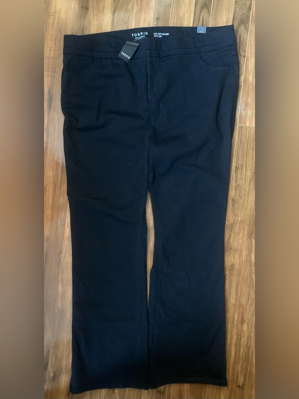 NWT Torrid Women’s Black Pull On Jeans 3R